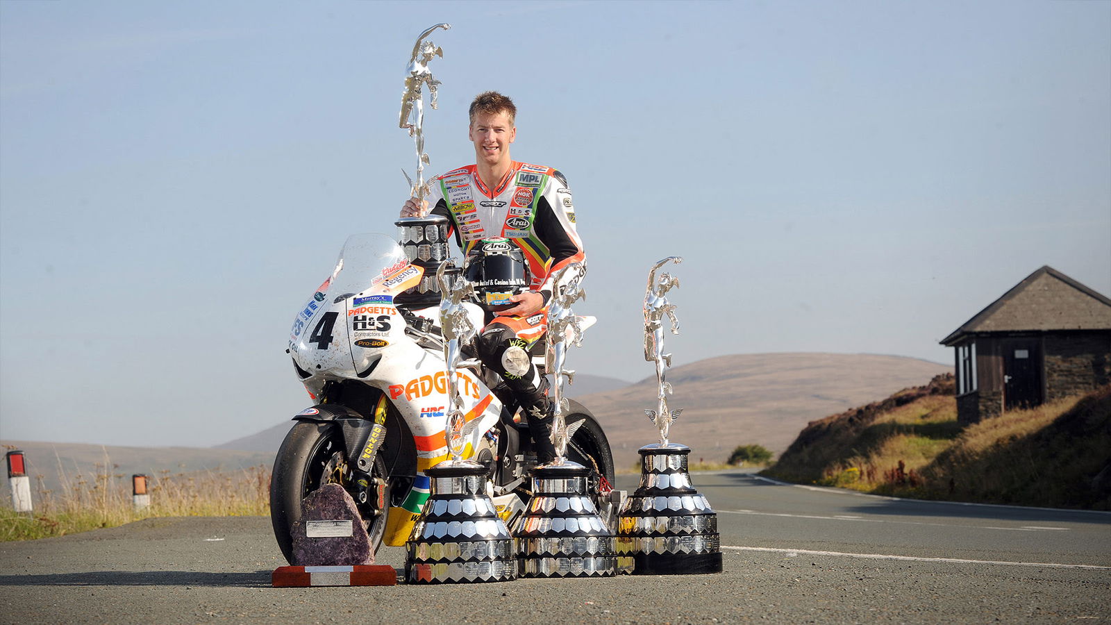 Isle of Man TT Sidecar legend Tom Birchall retires